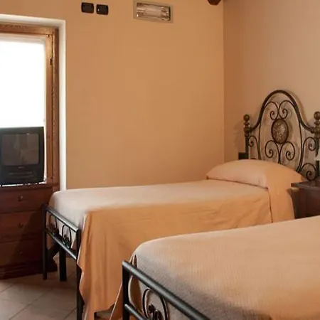 La Cavallina Azienda Agrituristica Gospodarstwo agroturystyczne Monguzzo